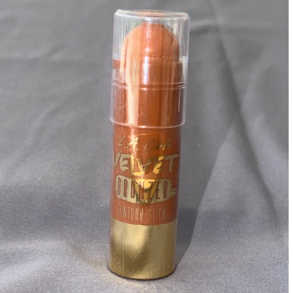 LA Girl Velvet Bronzer Contour Stick GCS596 Suede Cream Makeup 0.2oz NEW